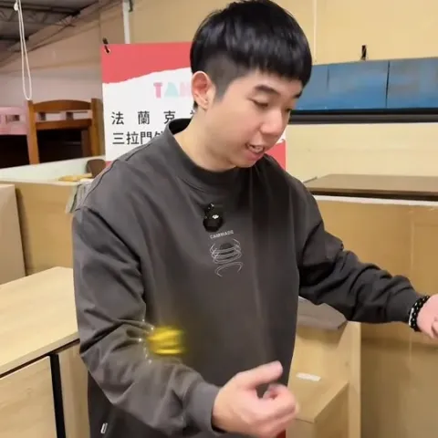  最強收納床組來了！房間瞬間多出一個衣櫃空間！